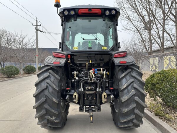 1254-120 HP (SINOVOL) con cabina - Imagen 3